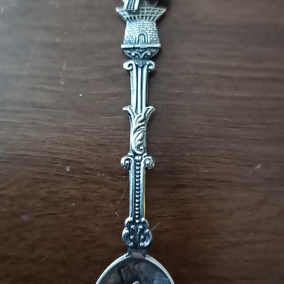 Vintage Rare Spinning Windmill Souvenir Spoon Holland 1980's - Picture 3 of 4